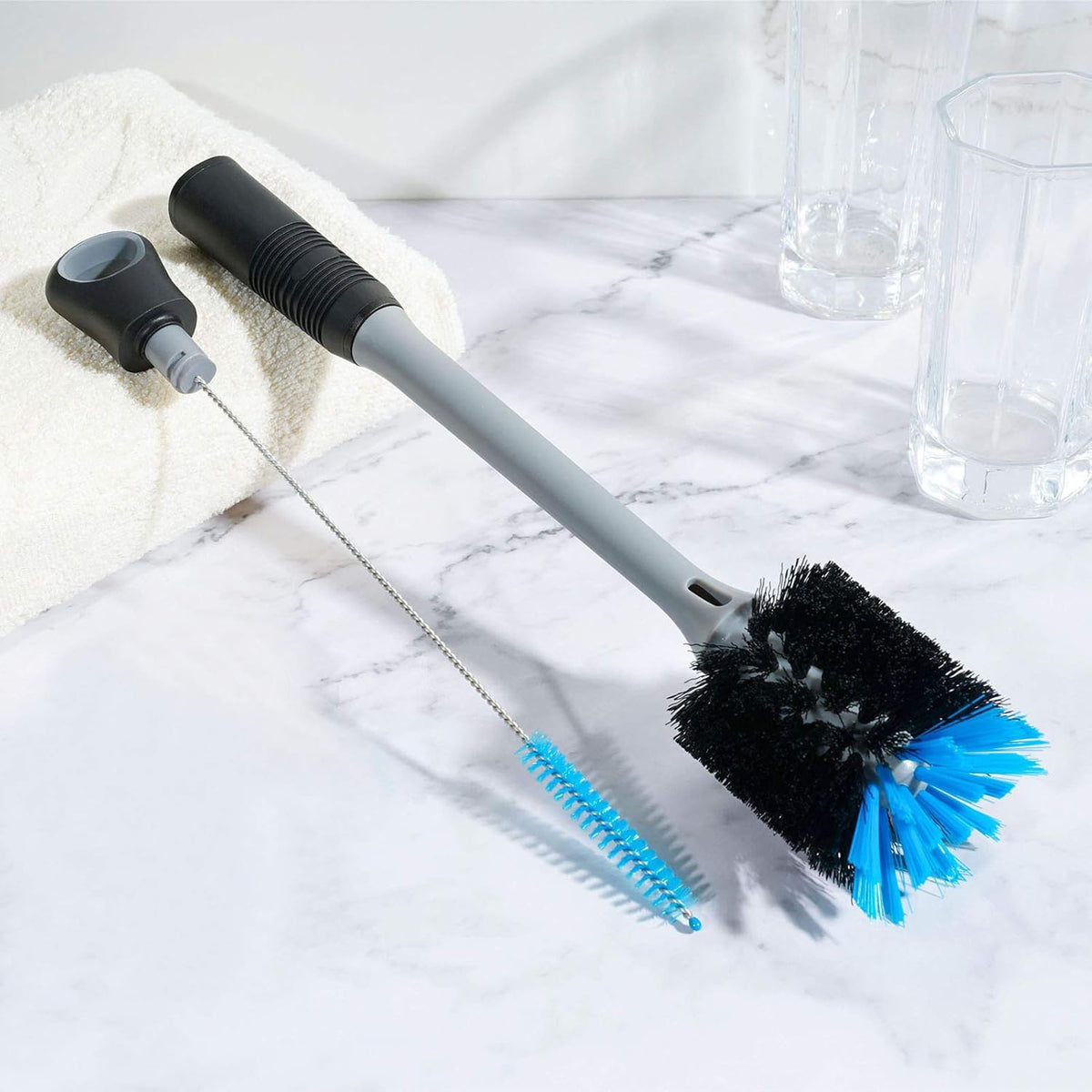 2-in-1 Bottle Brush with Straw Brush, Long Handle Water Bottle Scrubbing Brush, Built for Cleaning Sport Bottles, Baby Bottles, Water Bottles, Coffee Mugs, Wine Decanters, Flask, 1 Pack