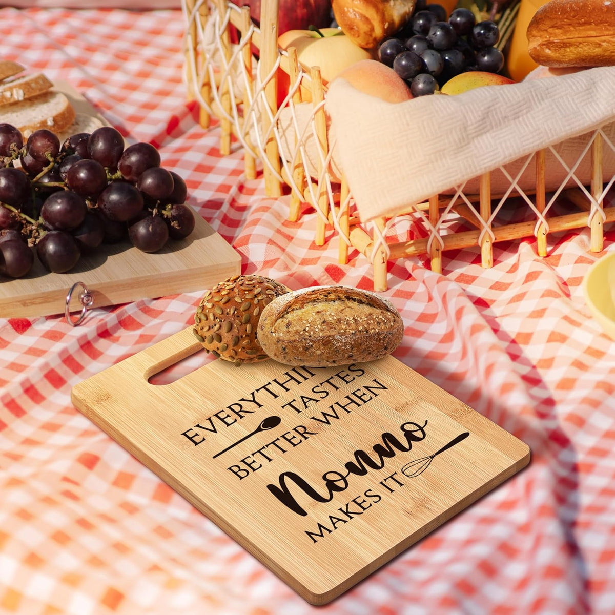 FONDCANYON Nonno Gifts, Everything Tastes Better When Nonno Makes It Gift Bamboo Cutting Board Kitchen Decor, Nonno Father’s Day Gifts Cutting Boards for Kitchen, Gift for Grandpa from Grandchildren
